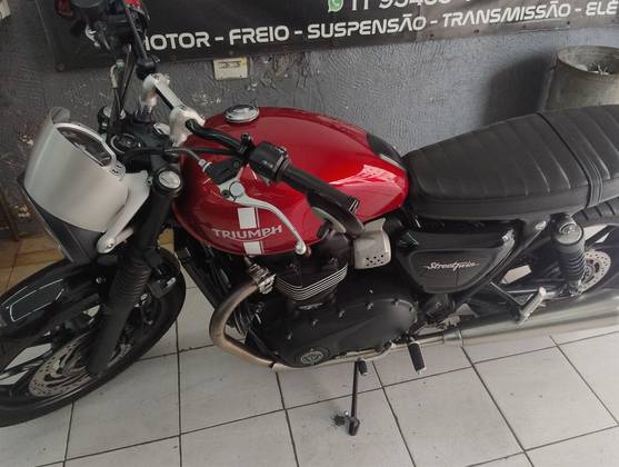 TRIUMPH STREET TWIN 
